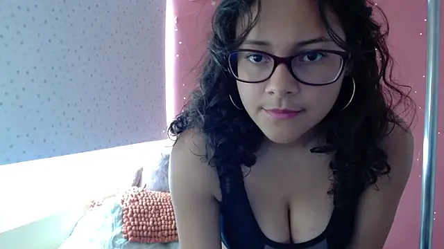 Snapshot of morahaze chatting on 01/06/25, 07:35 morahaze online show from 01/06/25, 07:35