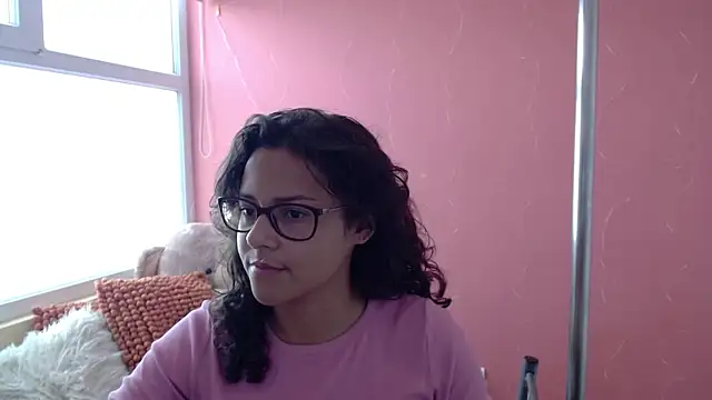 Snapshot of morahaze chatting on 01/09/25, 08:44 morahaze online show from 01/09/25, 08:44