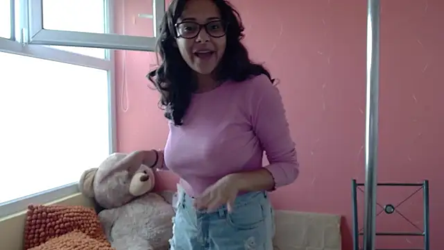 Snapshot of morahaze chatting on 01/15/25, 10:57 morahaze online show from 01/15/25, 10:57