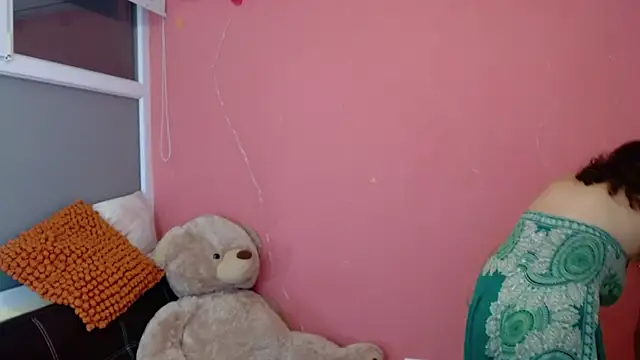 Snapshot of morahaze chatting on 02/19/25, 01:08 morahaze online show from 02/19/25, 01:08