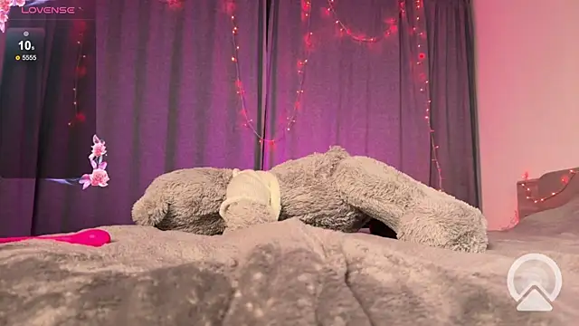 Snapshot of Ellise-Sugar chatting on 03/02/25, 03:13 Ellise-Sugar online show from 03/02/25, 03:13