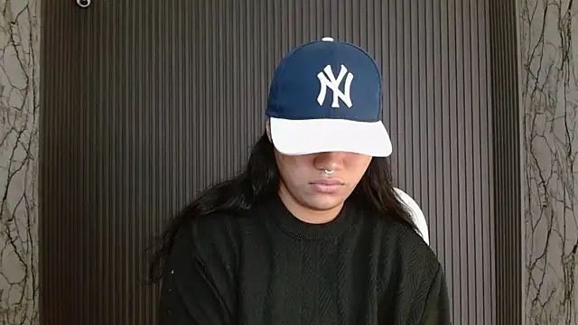 Snapshot of melany_rouse18 chatting on 09/23/25, 03:04 melany rouse18 online show from 09/23/25, 03:04