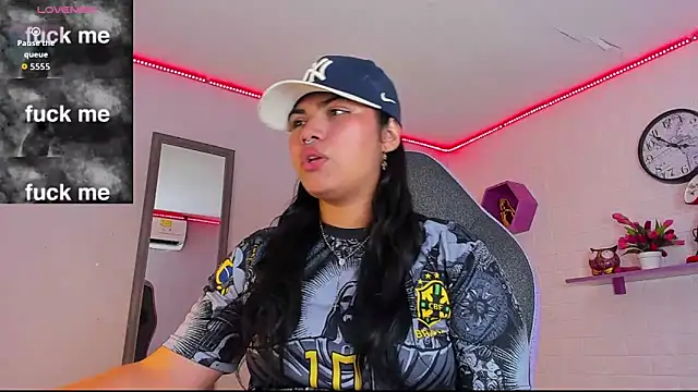 Snapshot of melany_rouse18 chatting on 10/07/25, 12:52 melany rouse18 online show from 10/07/25, 12:52