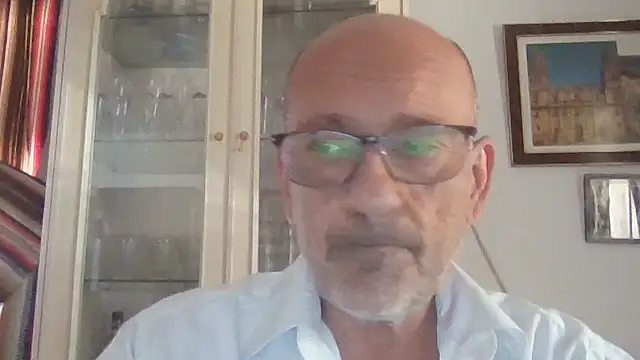 Snapshot of llopaco chatting on 09/22/25, 11:45 llopaco online show from 09/22/25, 11:45