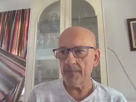 Snapshot of llopaco chatting on 09/26/25, 12:20 llopaco online show from 09/26/25, 12:20