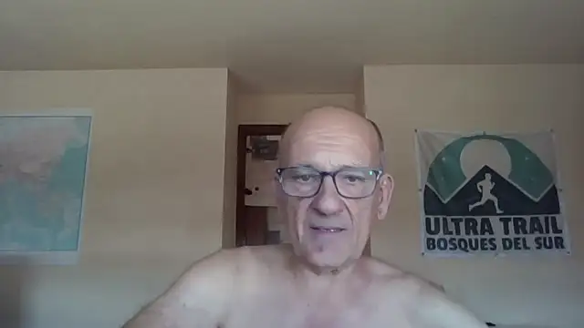 Snapshot of llopaco chatting on 10/11/25, 10:03 llopaco online show from 10/11/25, 10:03