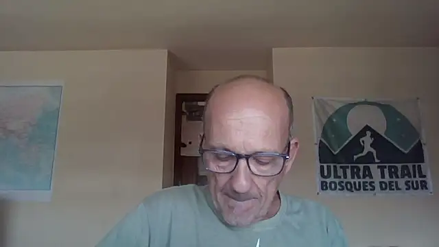 Snapshot of llopaco chatting on 10/13/25, 10:48 llopaco online show from 10/13/25, 10:48