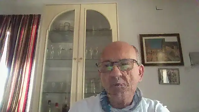 Snapshot of llopaco chatting on 10/17/25, 11:46 llopaco online show from 10/17/25, 11:46