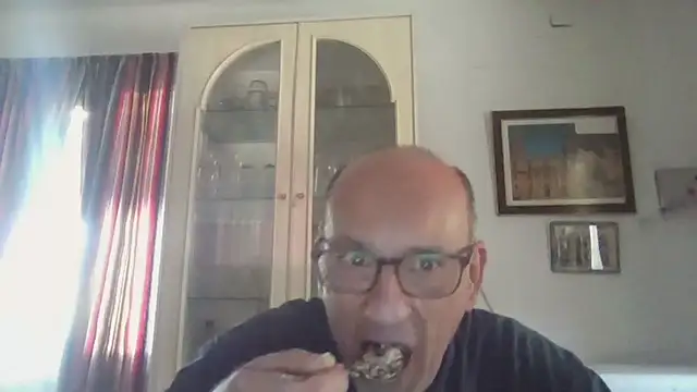 Snapshot of llopaco chatting on 10/23/25, 11:53 llopaco online show from 10/23/25, 11:53