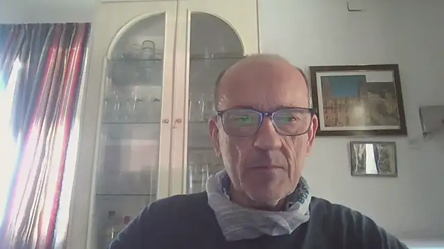 Snapshot of llopaco chatting on 10/24/25, 11:50 llopaco online show from 10/24/25, 11:50