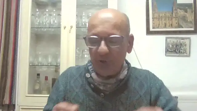 Snapshot of llopaco chatting on 10/31/25, 07:04 llopaco online show from 10/31/25, 07:04