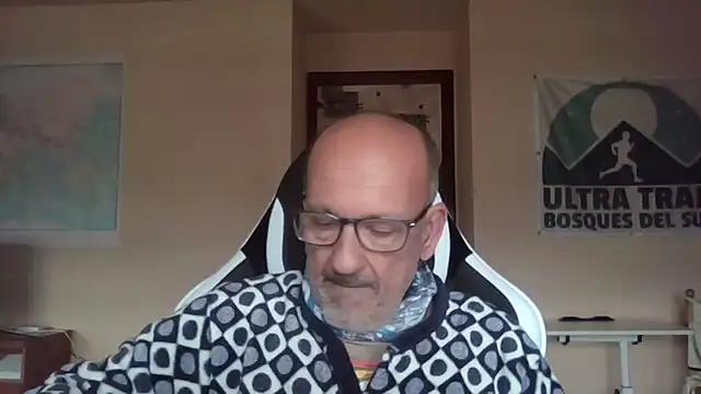 Snapshot of llopaco chatting on 12/16/25, 11:59 llopaco online show from 12/16/25, 11:59