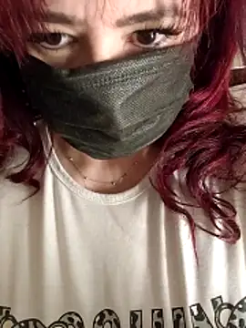 Snapshot of Loly2025 chatting on 12/18/25, 01:00 Loly2025 online show from 12/18/25, 01:00