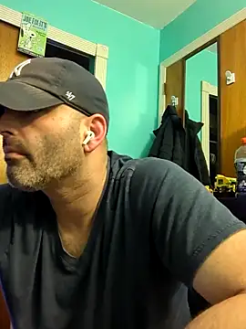 Snapshot of Novabear6996 chatting on 03/04/25, 06:37 Novabear6996 online show from 03/04/25, 06:37