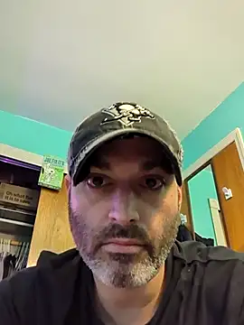 Snapshot of Novabear6996 chatting on 03/22/25, 08:37 Novabear6996 online show from 03/22/25, 08:37