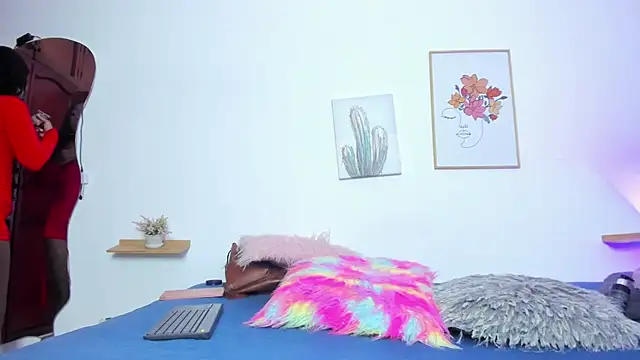 naomy 68 online show from 03/17/25, 07:58