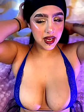 Snapshot of Bonbom_sr chatting on 11/22/25, 04:33 Bonbom sr online show from 11/22/25, 04:33