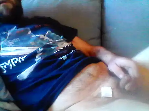 Snapshot of Andre35w chatting on 12/18/25, 01:06 Andre35w online show from 12/18/25, 01:06