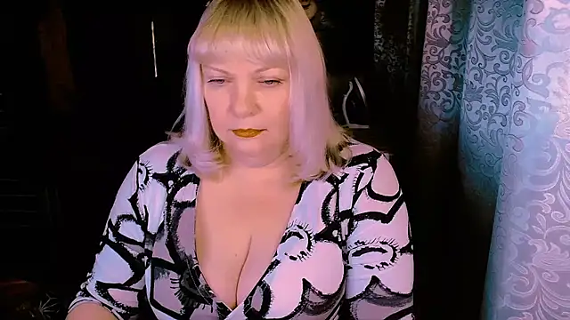 FlowerButterf online show from 03/14/26, 08:47