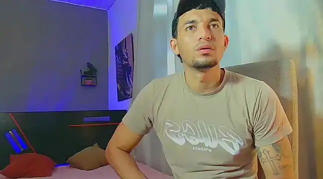 Reina paola online show from 03/17/25, 02:01