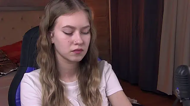 EveMundie online show from 02/21/25, 03:32