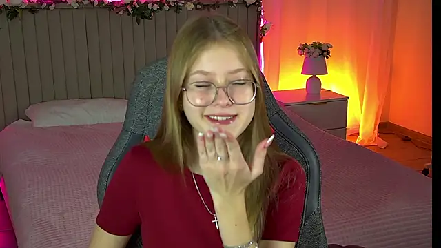 EveMundie online show from 10/14/25, 12:28