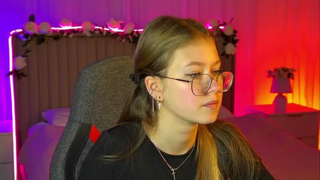 EveMundie online show from 10/31/25, 09:21