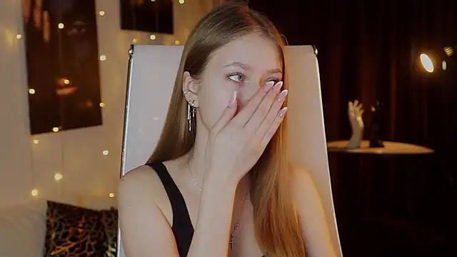 EveMundie online show from 03/18/26, 12:30