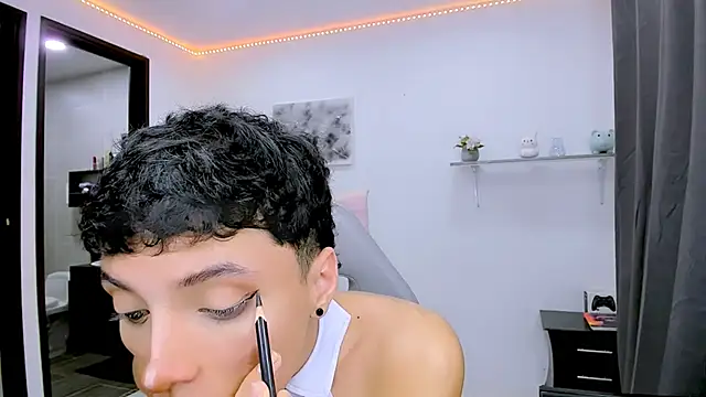 Snapshot of nilam_valker chatting on 09/27/25, 11:10 nilam valker online show from 09/27/25, 11:10