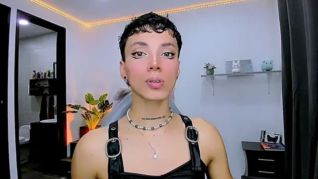 Snapshot of nilam_valker chatting on 10/02/25, 11:01 nilam valker online show from 10/02/25, 11:01