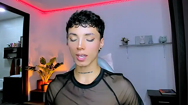 Snapshot of nilam_valker chatting on 10/03/25, 10:29 nilam valker online show from 10/03/25, 10:29