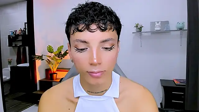 Snapshot of nilam_valker chatting on 10/14/25, 09:59 nilam valker online show from 10/14/25, 09:59