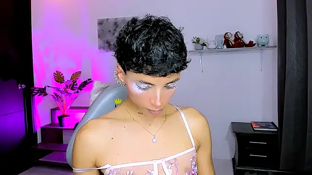 Snapshot of nilam_valker chatting on 10/26/25, 02:17 nilam valker online show from 10/26/25, 02:17