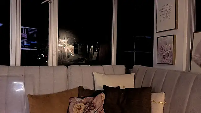 Snapshot of Ivanna_West chatting on 12/03/25, 10:02 Ivanna West online show from 12/03/25, 10:02