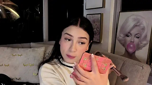 Snapshot of Ivanna_West chatting on 01/06/26, 10:08 Ivanna West online show from 01/06/26, 10:08