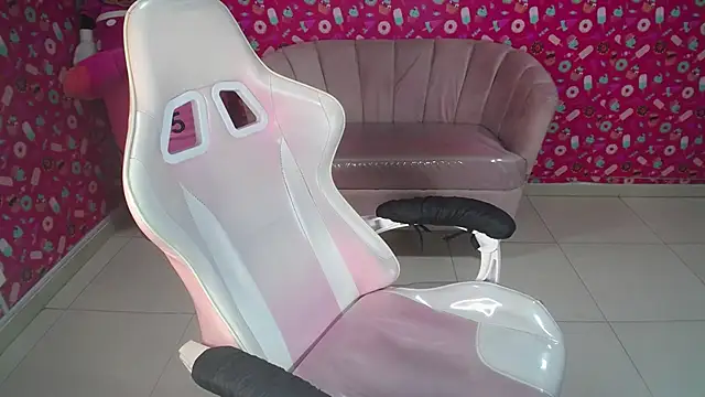 danatella a online show from 02/24/25, 08:14