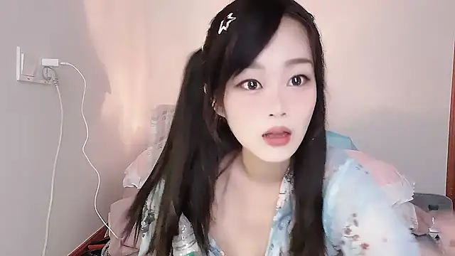 Snapshot of yueyue2003 chatting on 03/03/25, 02:15 yueyue2003 online show from 03/03/25, 02:15