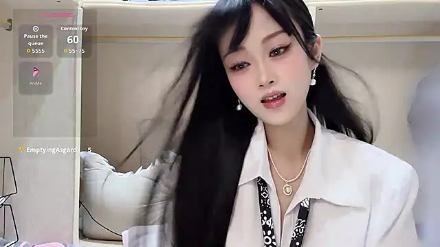 yueyue2003 online show from 06/11/26, 12:36