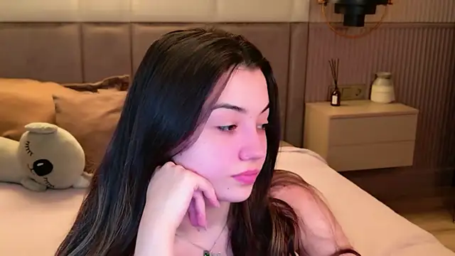 Alice Deleon online show from 11/16/25, 10:54