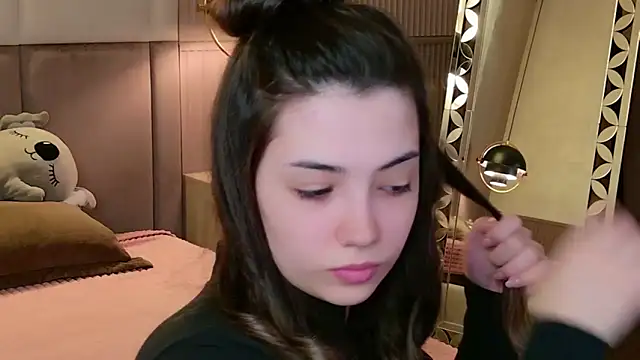 Alice Deleon online show from 02/15/26, 10:47