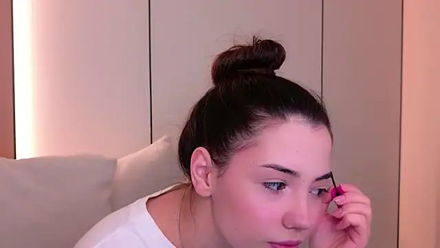 Alice Deleon online show from 04/16/26, 11:11