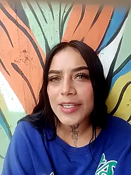 Snapshot of Emily_sharlot chatting on 03/04/25, 05:24 Emily sharlot online show from 03/04/25, 05:24