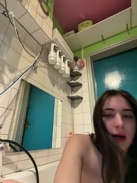 sexymelli18 online show from 04/25/26, 06:16