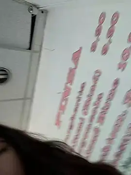 sexymelli18 online show from 05/10/26, 07:35