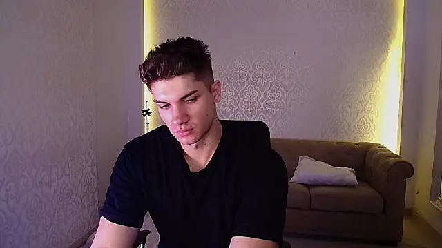 MaxKaiden online show from 11/24/25, 06:02