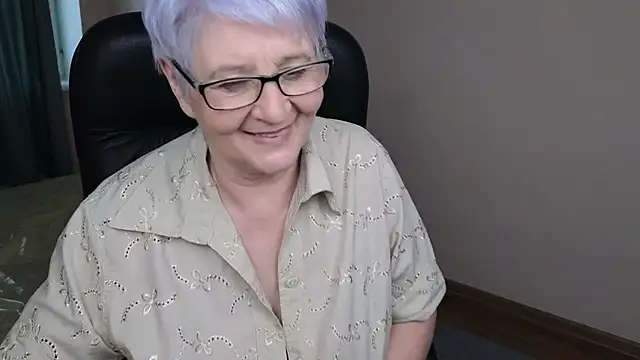 Sandra Snowflake online show from 03/19/25, 01:18