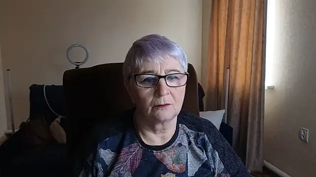 Sandra Snowflake online show from 04/13/26, 04:18