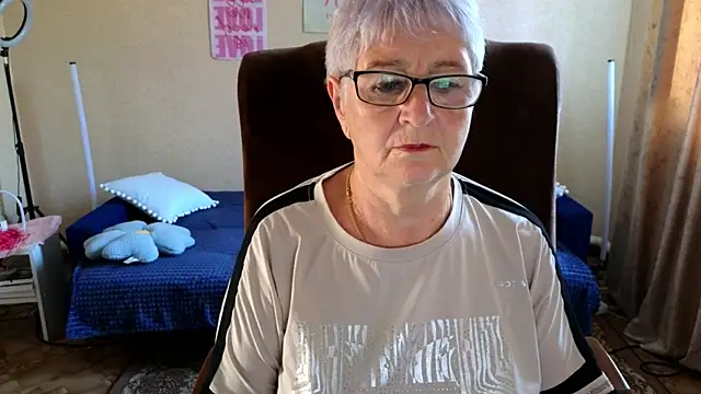 Sandra Snowflake online show from 07/07/26, 04:15