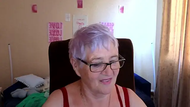Sandra Snowflake online show from 07/07/26, 06:47