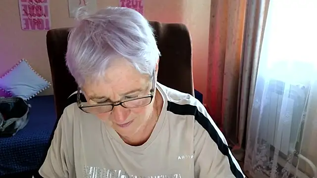 Sandra Snowflake online show from 07/09/26, 04:16